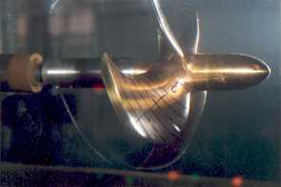 Hélice en el Túnel de Cavitación. Fuente: Canal de Experiencias Hidrodinámicas de El Pardo (CEHIPAR)