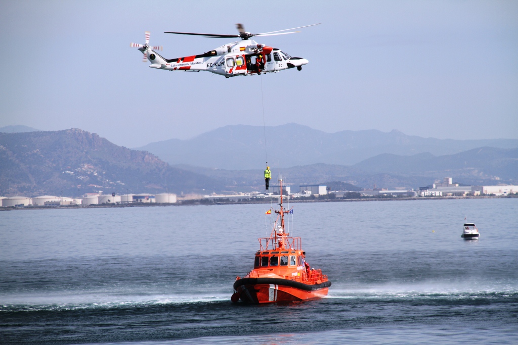 salvamento marítimo helicoptero salvamar